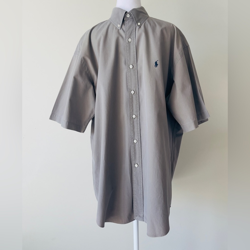 Ralph Lauren Short-Sleeve Button-Down Shirt in Gray with Navy Logo EUC in Large